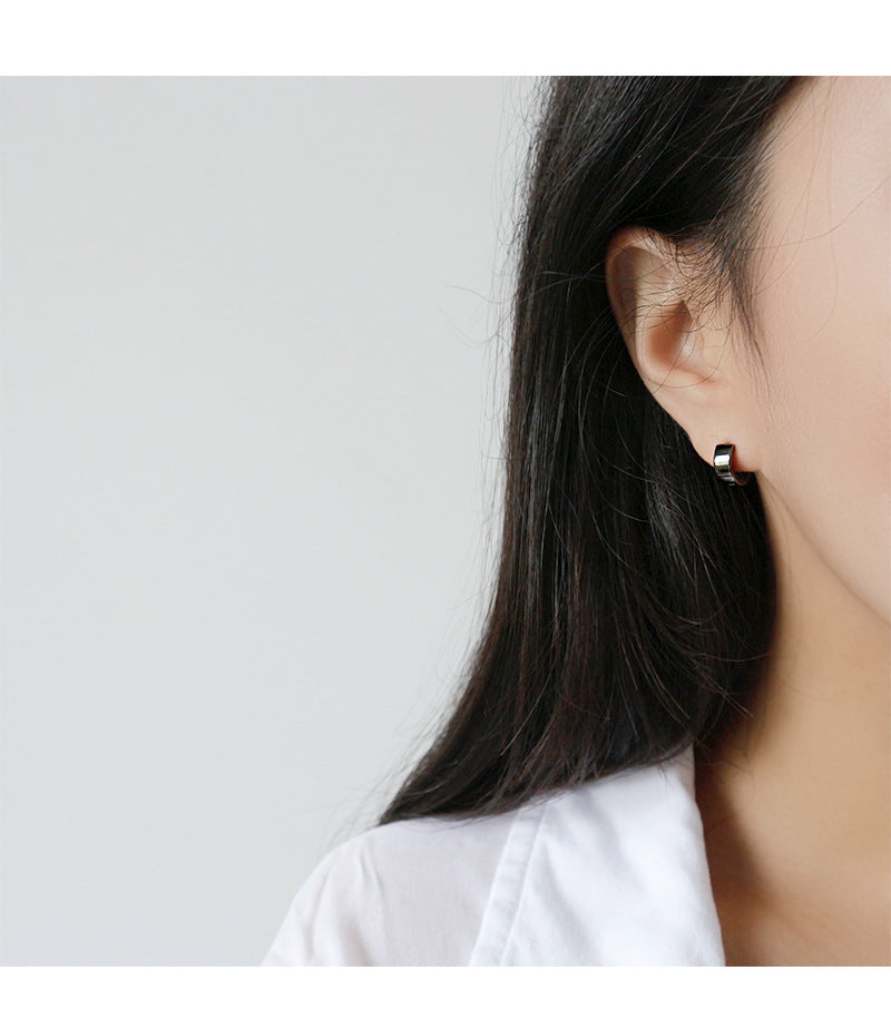 Silver Round Minimalist Earring Hoops