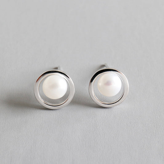 Silver Pearl Minimalist Earring Stud