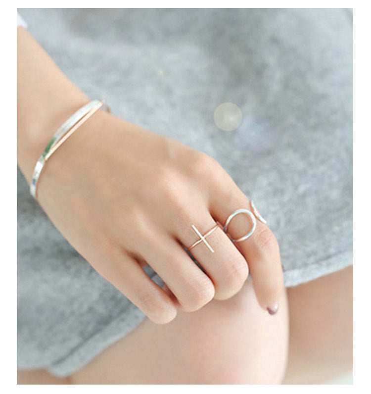 Silver knot Minimalist Ring