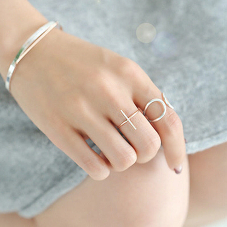 Silver knot Minimalist Ring