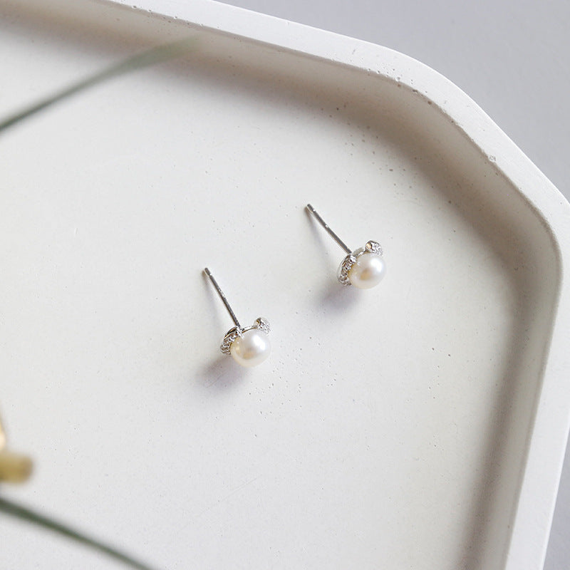 Silver Pearl Minimalist Earring Stud