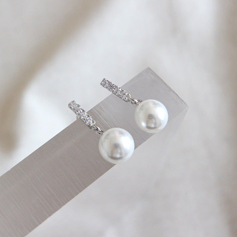 Silver Pearl Minimalist Earring Stud