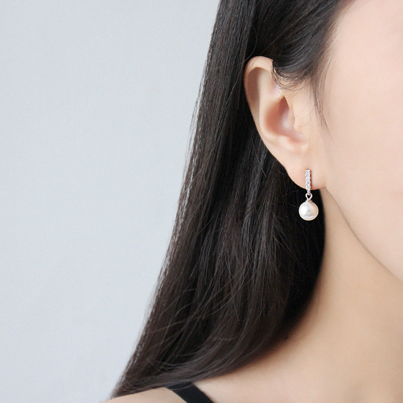 Silver Pearl Minimalist Earring Stud