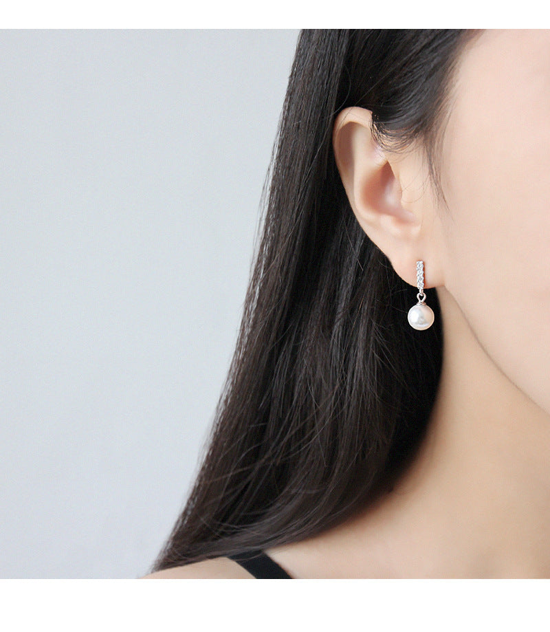 Silver Pearl Minimalist Earring Stud