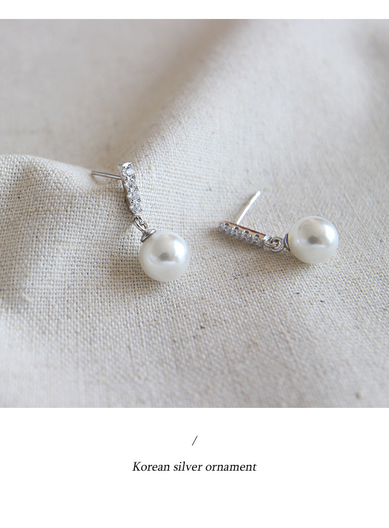 Silver Pearl Minimalist Earring Stud