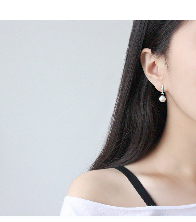 Silver Pearl Minimalist Earring Stud