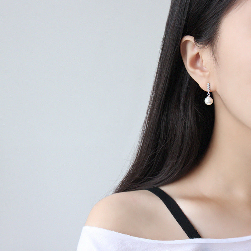 Silver Pearl Minimalist Earring Stud