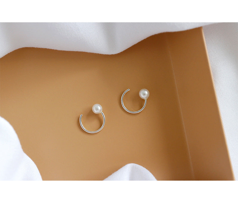 Silver Pearl Minimalist Earring Stud