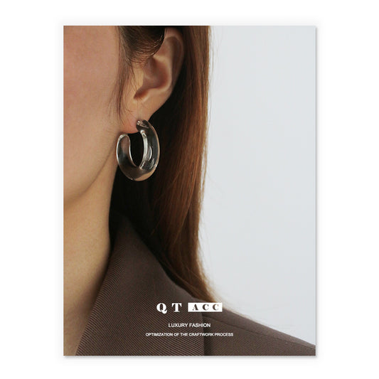 Grass C-shaped Minimalist Earring Stud